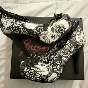 Iron Fist Shot Gun Platform White Size 10